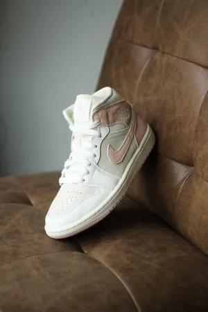 W AIR JORDAN 1 MID SE "COCONUT MILK"